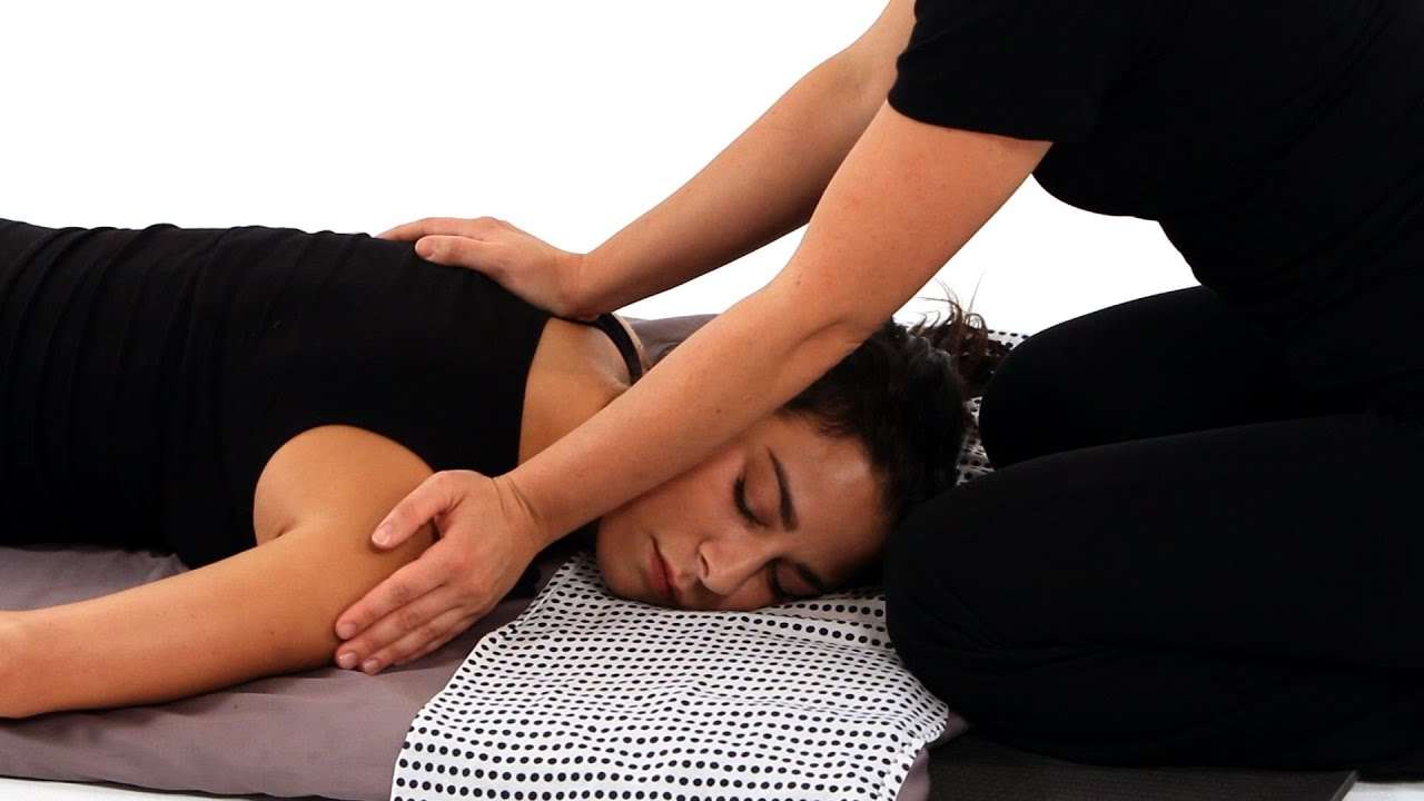 How to Give a Back Shoulder Massage